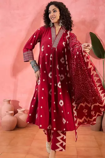 Women's maroon & beige geometric printed a-line kurta with trousers & dupatta