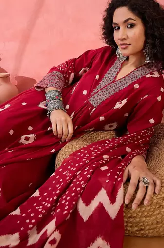 Women's maroon & beige geometric printed a-line kurta with trousers & dupatta