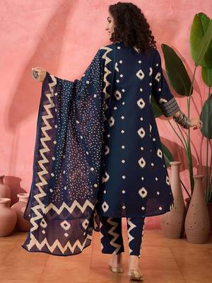 Women's navy blue & beige geometric printed a-line kurta with trousers & dupatta 3