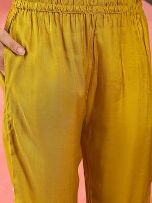 Women's yellow & pink floral printed kurta with trousers & dupatta 2
