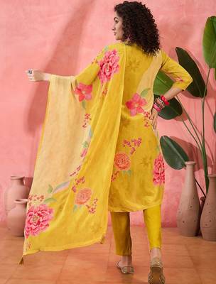 Women's yellow & pink floral printed kurta with trousers & dupatta 3