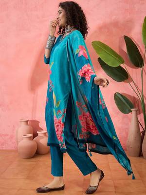 Women's teal blue & sky blue floral printed kurta with trousers & dupatta 4