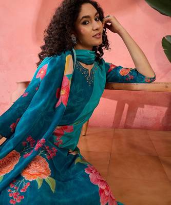 Women's teal blue & sky blue floral printed kurta with trousers & dupatta 5