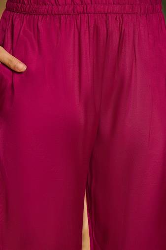 Women's magenta v-neck embroidered bandhani printed kurta with trousers & dupatta