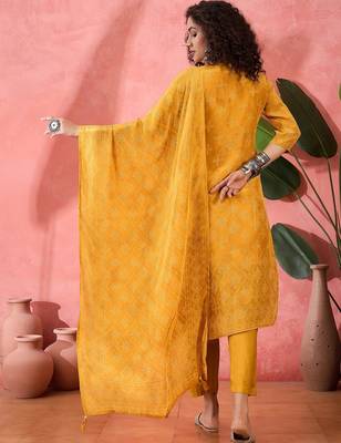 Women's mustard bandhani printed kurta with trousers & dupatta 3