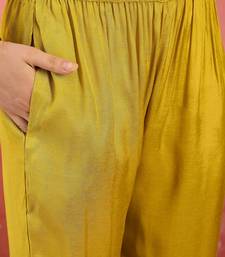 Women's mustard & cream geometric printed kurta with trousers & dupatta