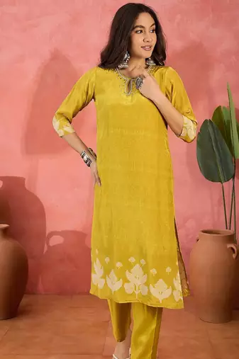 Women's mustard & cream geometric printed kurta with trousers & dupatta