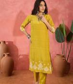 Women's mustard & cream geometric printed kurta with trousers & dupatta