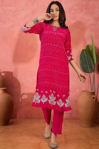 Women's pink & white geometric printed kurta with trousers & dupatta
