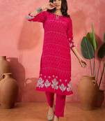 Women's pink & white geometric printed kurta with trousers & dupatta