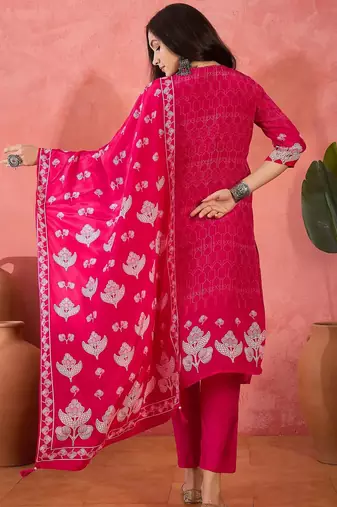 Women's pink & white geometric printed kurta with trousers & dupatta