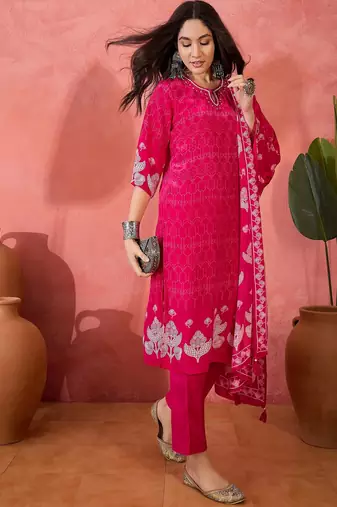 Women's pink & white geometric printed kurta with trousers & dupatta