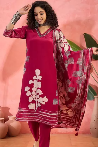 Women's dark magenta & white floral printed kurta with trousers & dupatta