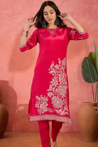 Women's dark rani pink & white floral printed kurta with trousers & dupatta