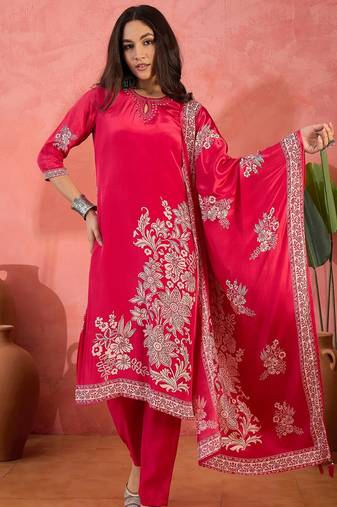 Women's dark rani pink & white floral printed kurta with trousers & dupatta