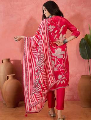 Women's dark peach & white floral printed kurta with trousers & dupatta 3