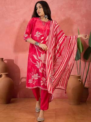 Women's dark peach & white floral printed kurta with trousers & dupatta 4