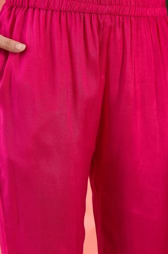 Women's pink & white floral printed kurta with trousers & dupatta