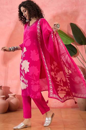 Women's pink & white floral printed kurta with trousers & dupatta