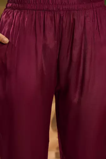 Women's maroon & white floral printed kurta with trousers & dupatta