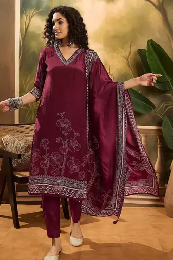 Women's maroon & white floral printed kurta with trousers & dupatta