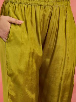 Women's lime green & white bandhani printed kurta with trousers & dupatta 2