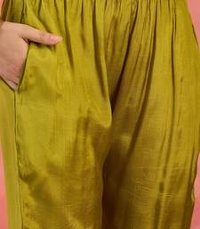 Women's lime green & white bandhani printed kurta with trousers & dupatta