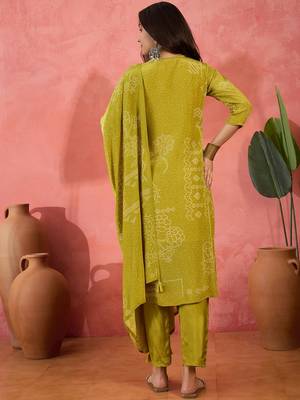 Women's lime green & white bandhani printed kurta with trousers & dupatta 3