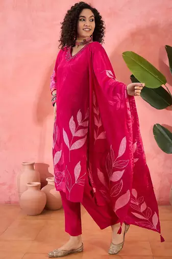 Women's magenta & cream floral printed kurta with trousers & dupatta