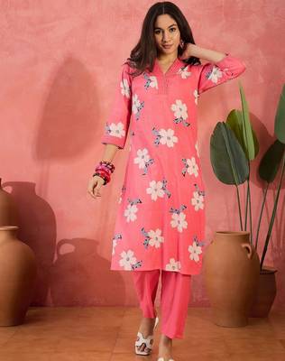 Women's peach & white floral printed kurta with trousers & dupatta 3