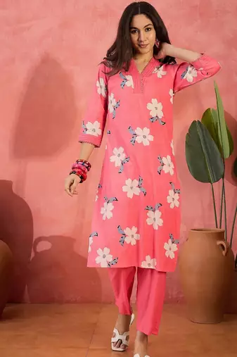 Women's peach & white floral printed kurta with trousers & dupatta