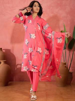 Women's peach & white floral printed kurta with trousers & dupatta 1