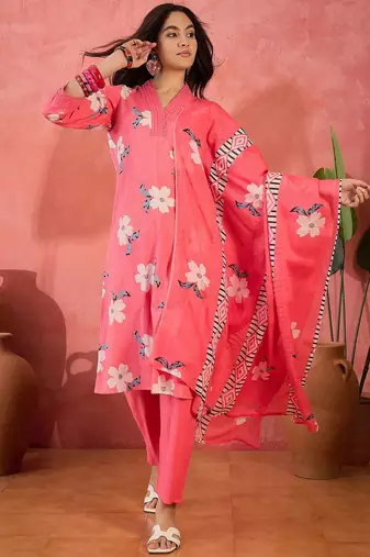 Women's peach & white floral printed kurta with trousers & dupatta