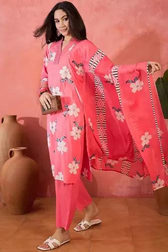 Women's peach & white floral printed kurta with trousers & dupatta