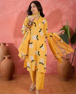 Women's yellow & white floral printed kurta with trousers & dupatta 4