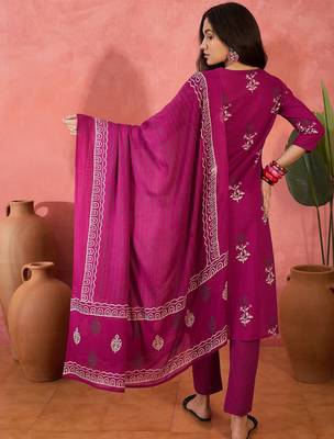 Women's magenta & white floral printed kurta with trousers & dupatta 3