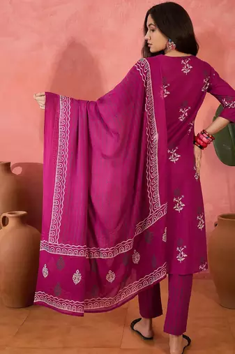 Women's magenta & white floral printed kurta with trousers & dupatta