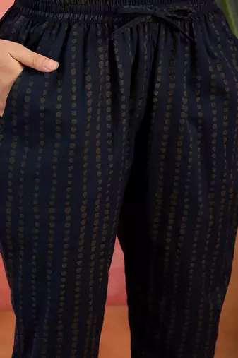 Women's navy blue & white floral printed kurta with trousers & dupatta
