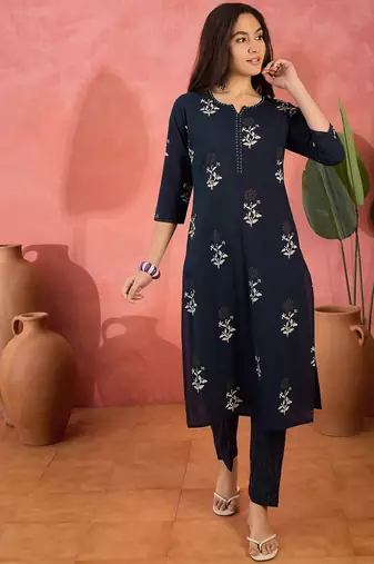 Women's navy blue & white floral printed kurta with trousers & dupatta