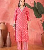 Women's peach & white v-neck embroidered printed kurta with trousers & dupatta