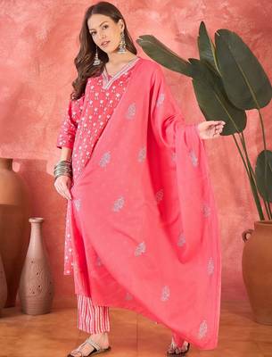 Women's peach & white v-neck embroidered printed kurta with trousers & dupatta 5
