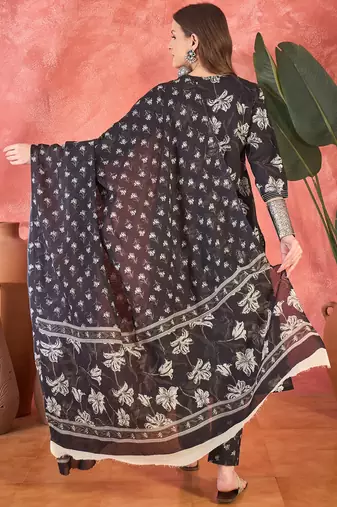 Women's black & white floral printed kurta with trousers & dupatta