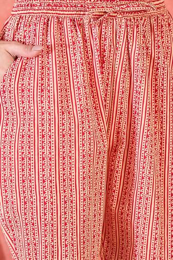 Women's rani pink & beige paisley printed kurta with trousers & dupatta