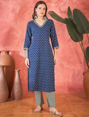 Women's dark blue & beige paisley printed kurta with trousers & dupatta 1