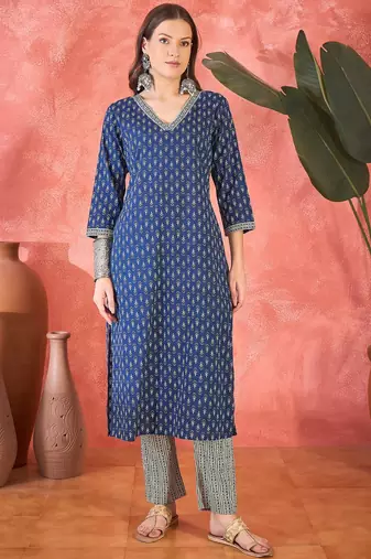 Women's dark blue & beige paisley printed kurta with trousers & dupatta