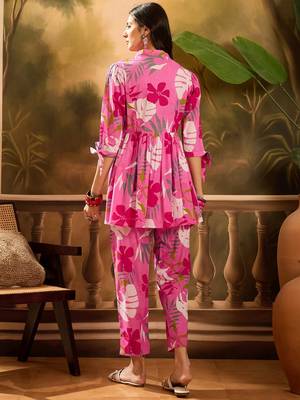 Women's pink & white floral printed a-line kurta with trousers 3