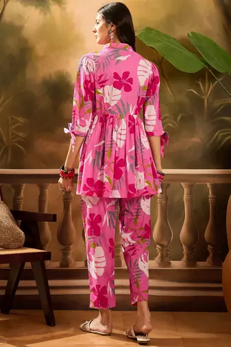 Women's pink & white floral printed a-line kurta with trousers