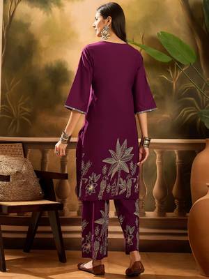 Women's wine & cream floral printed kurta with palazzo 3
