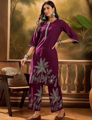 Women's wine & cream floral printed kurta with palazzo 4