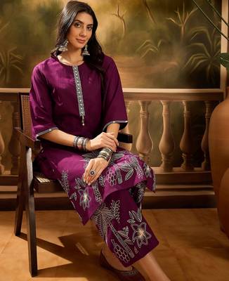 Women's wine & cream floral printed kurta with palazzo 5